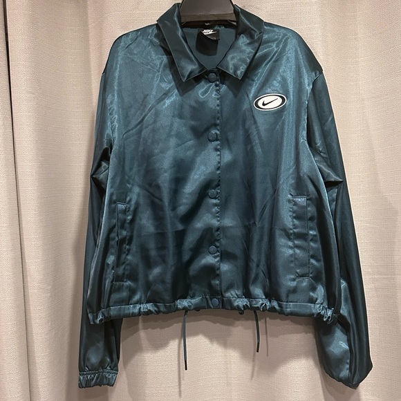 Nike Jacket - Picture 3 of 4